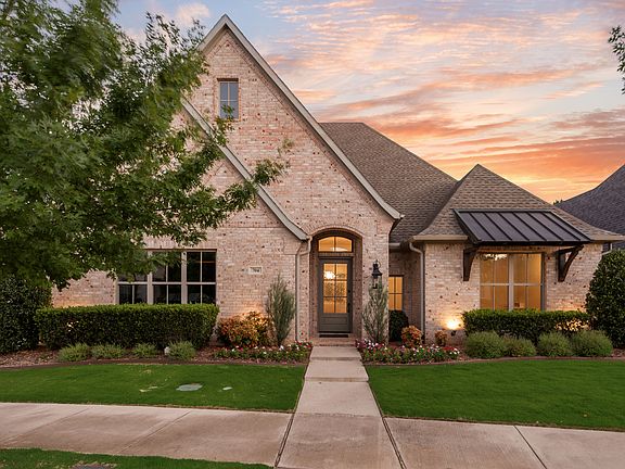 2nd image of 704 Winding Ridge Trl