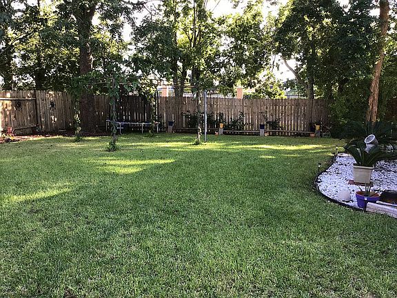 5th image of 8642 Connaught Garden Dr