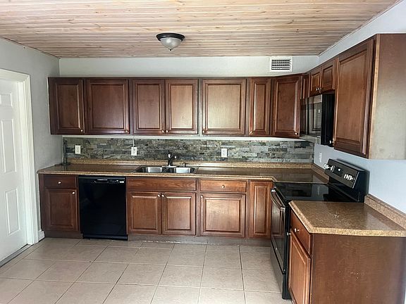 2nd image of 3114 S Kanner Hwy