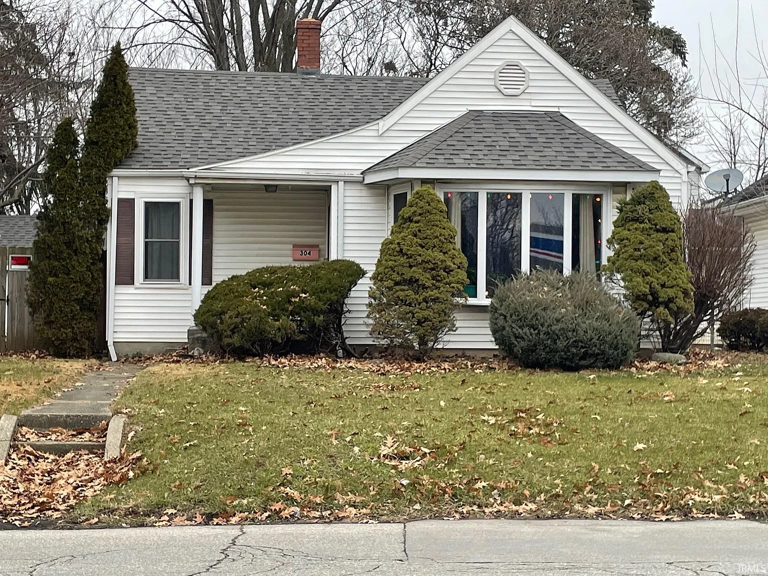 304 W Blvd photo 1
