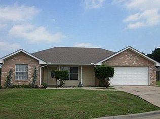 304 Bryant St, Pottsboro, TX 75076
