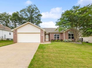 1864 Falcon Way, Benton, AR 72015