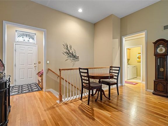 4th image of 708 W 131st Pl