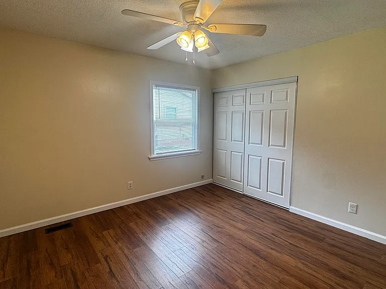112 Shamrock Dr — Photo 11