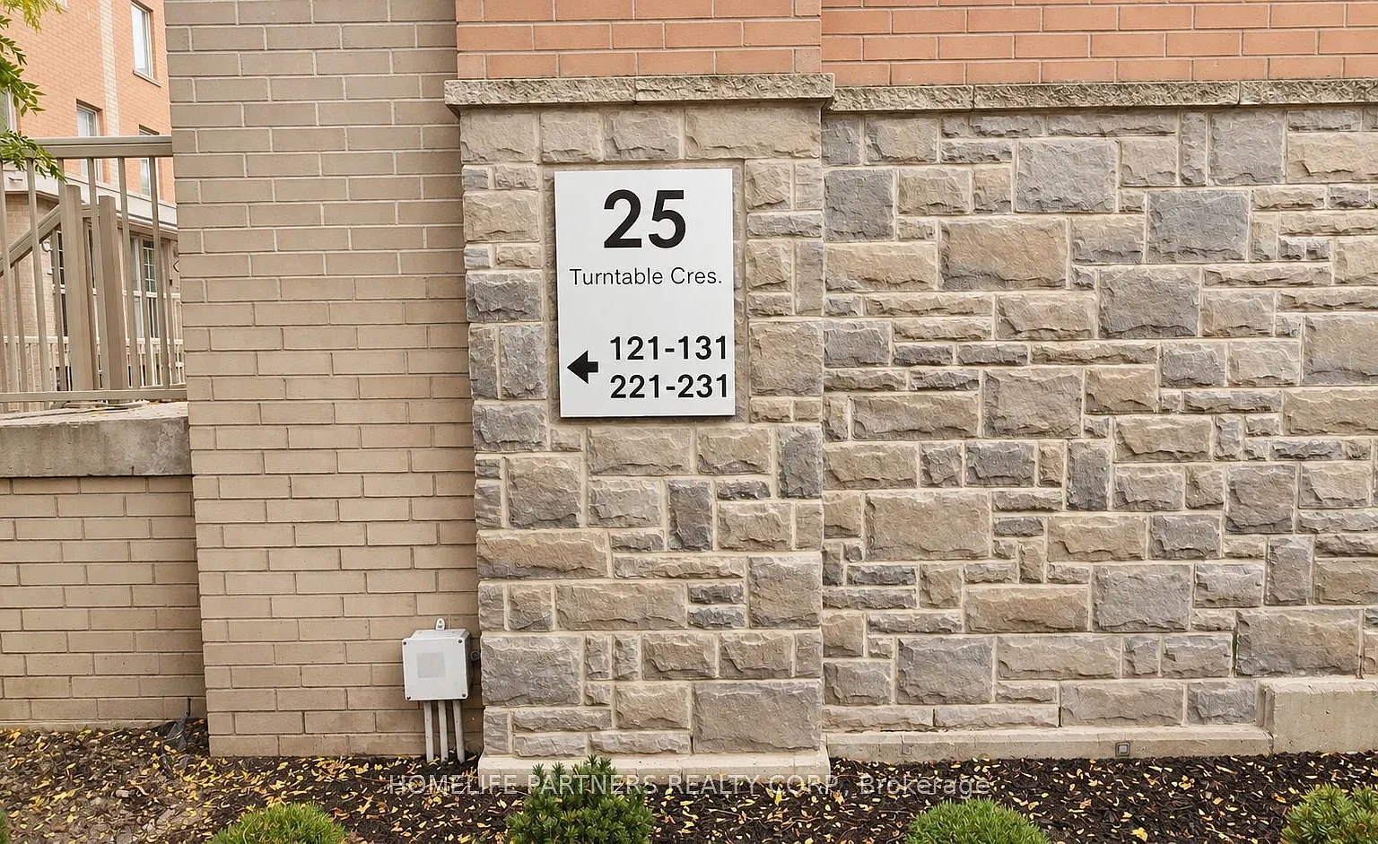 3 bed, $2,800 — Photo 1