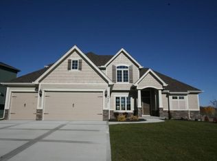 4447 N Sienna Rdg, Riverside, MO 64150