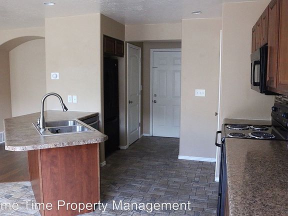 4th image of 1233 N Firefly Dr