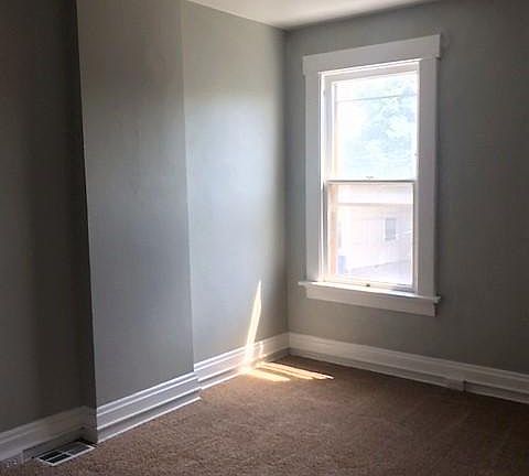 5th image of 622 S Lazelle St