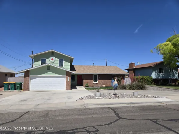1909 Brenwood Dr, Farmington, NM 87401