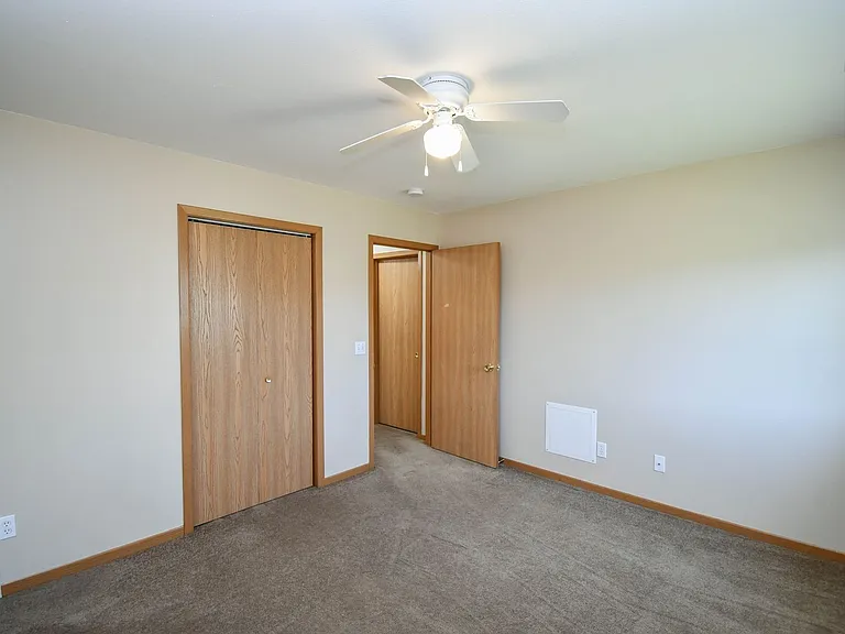 1420 E Redwood Blvd — Photo 27