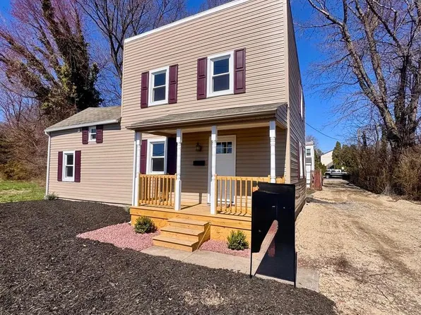 821 Larkin St, New Castle, DE 19720