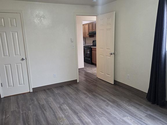 3rd image of 4547 Boulder Dr SE