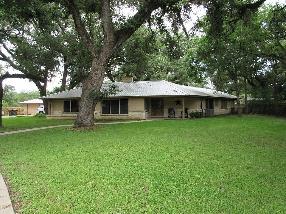 1st image of 211 Oak Cluster Dr
