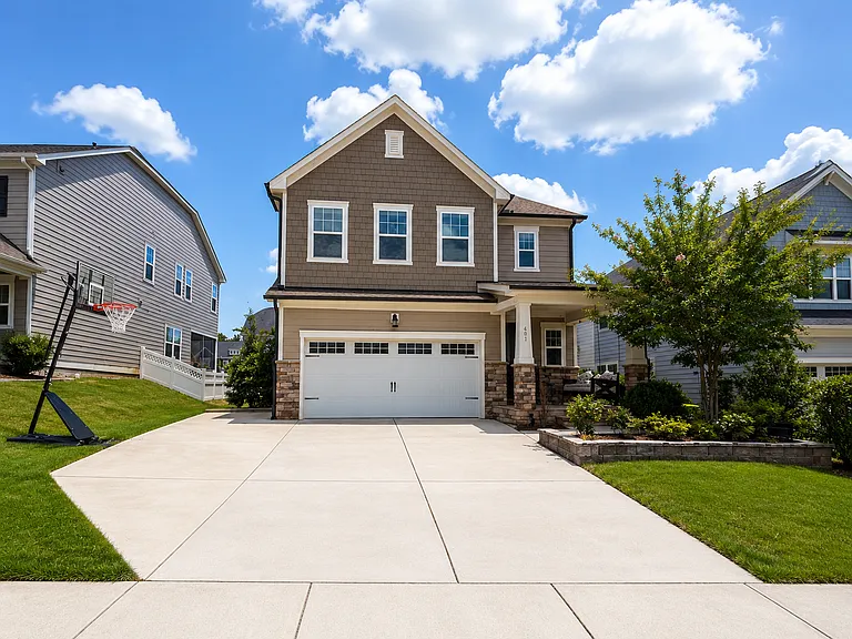 401 Ivy Arbor Way — Photo 2