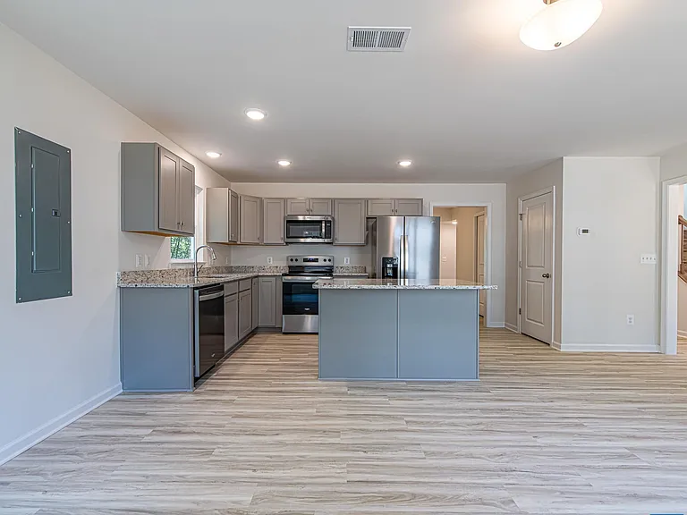 2308 Center Ave #C — Photo 7