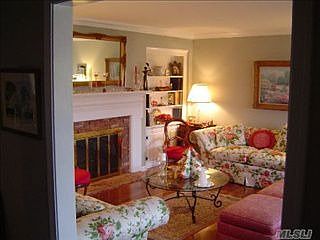 3rd image of 870 Fairway Dr