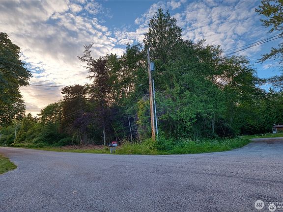 3rd image of 1394 Rex Street