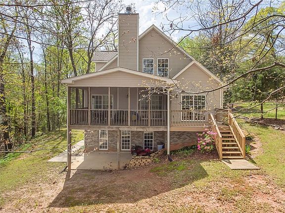 2nd image of 320 Dixie Creek Dr