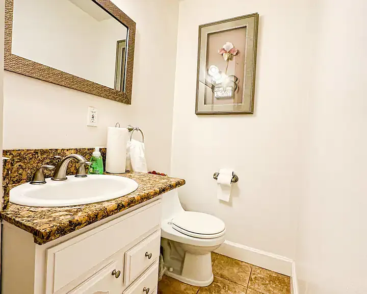 Full Bathroom 2