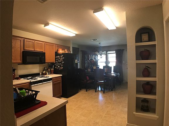 5th image of 3402 Barksdale Dr