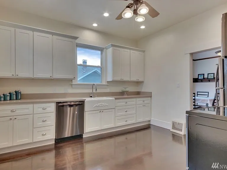 3109 S 7th St — Photo 12