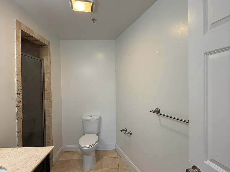 1 Grand Ave #5 — Photo 18