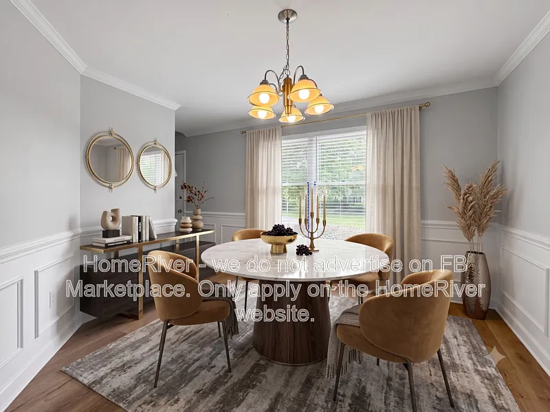 3 bed, 2.5 bath, 2852 sqft, $2,095 — Photo 2