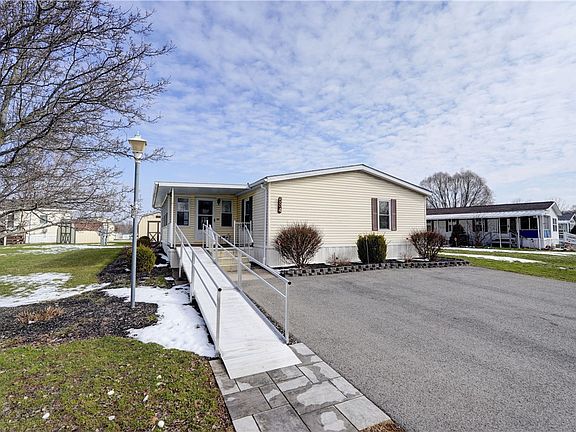 2nd image of 534 Rockview Dr