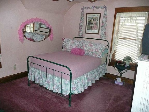 5th image of 2618 Pleasant St