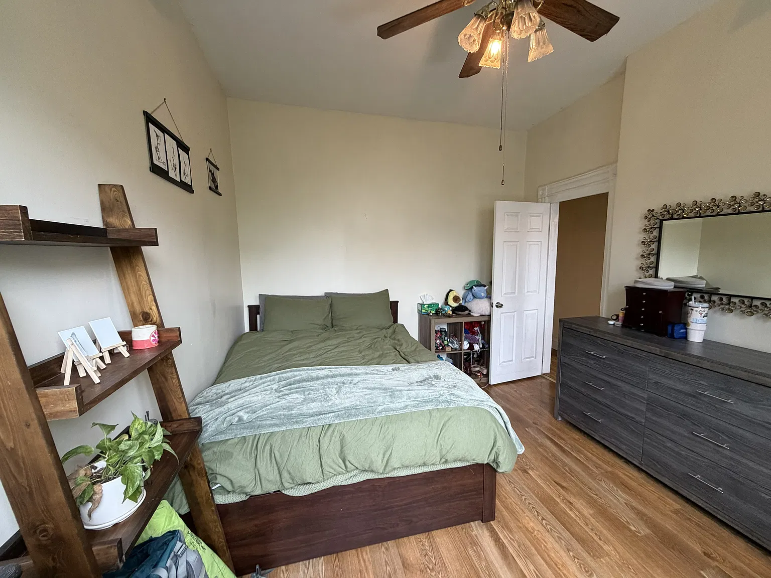 3 bed, $2,500 — Photo 3