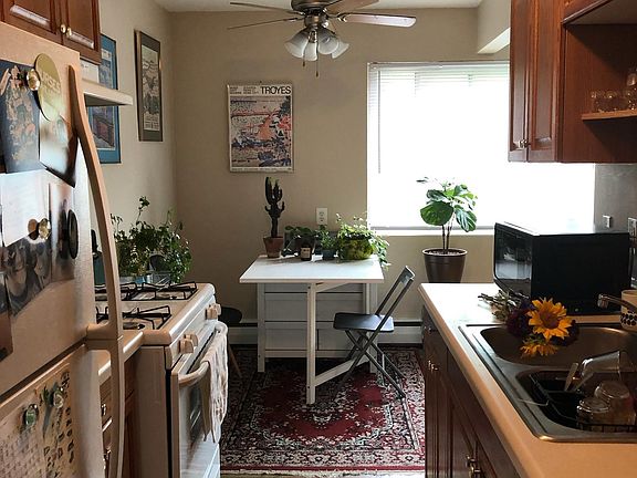 4th image of 515 5th St SE APT 5