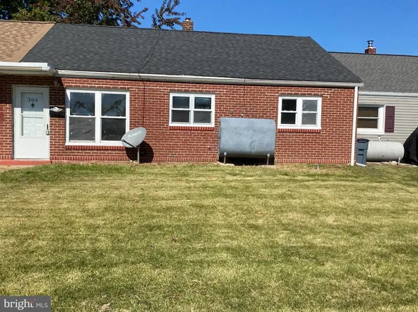 306 Pilgrim Rd, New Castle, DE 19720