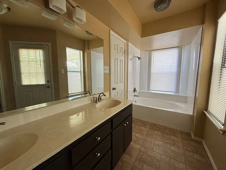 4806 Greenlee Dr — Photo 24
