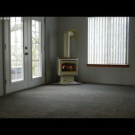 4th image of 997 NE Grandview Dr