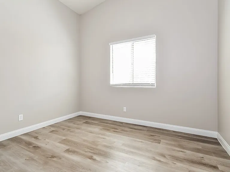 2216 Jardine Ave — Photo 12