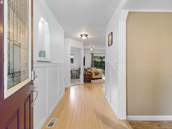 5th image of 2331 SE Singing Woods Dr