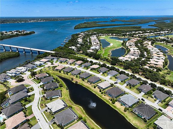 5th image of 9371 Orchid Cove Cir