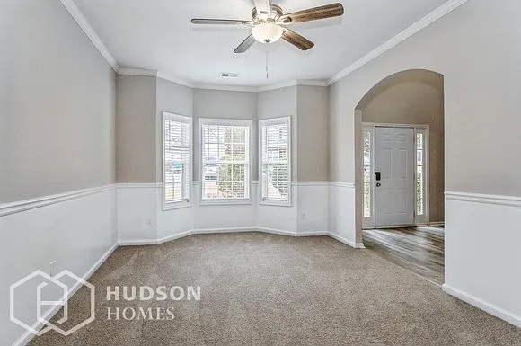 5 bed, 3.0 bath, 3287 sqft, $2,515 — Photo 4
