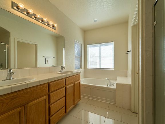 3rd image of 656 Mendocino Ct