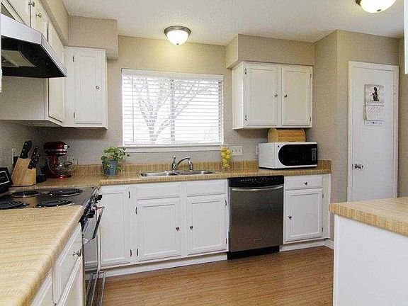 5th image of 303 Knoll Forest Dr