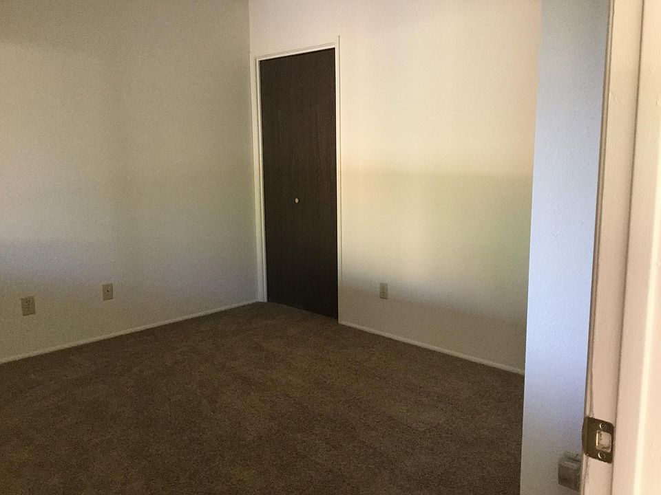 2nd image of 5930 E Bellevue St