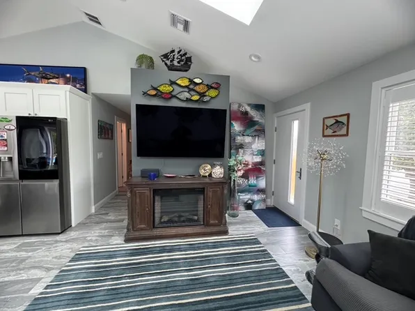 881 Point Judith Rd, Narragansett, RI 02882