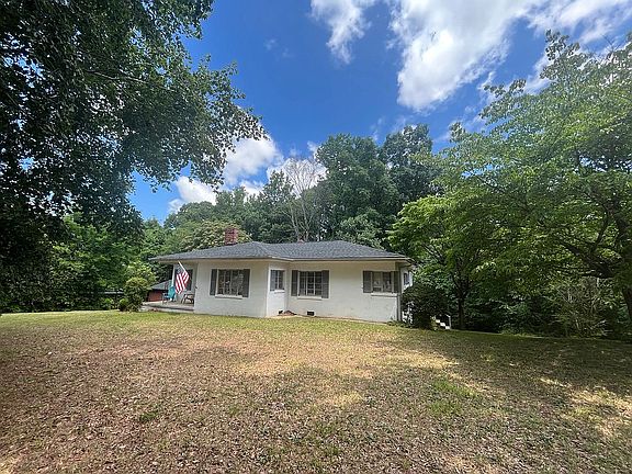 3rd image of 1364 Rainbow Dr