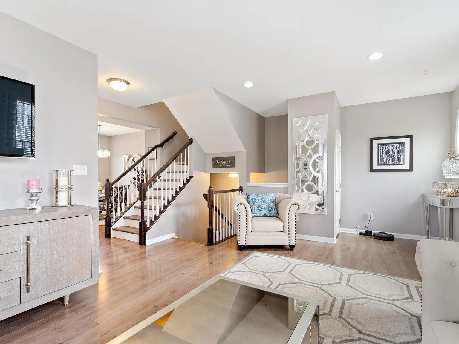 3 bed, 2.5 bath, 1658 sqft, $3,200 — Photo 4