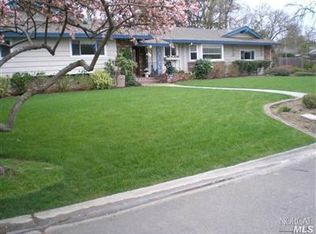 239 Oak Tree Dr, Santa Rosa, CA 95401