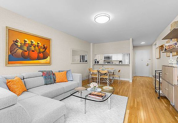 3rd image of 2250 Broadway APT 5F