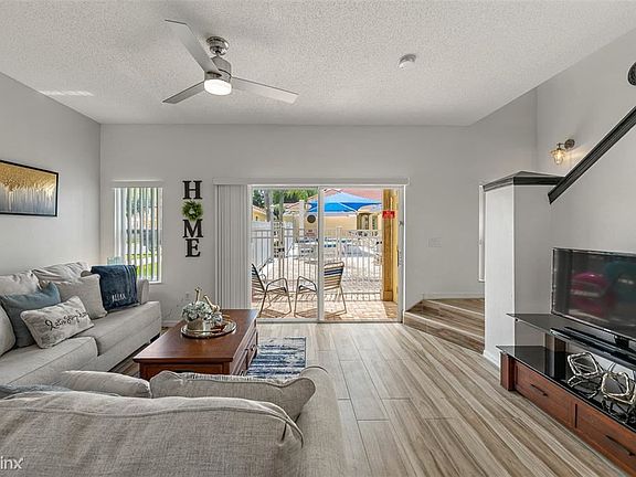 5th image of 1007R Park Club Dr