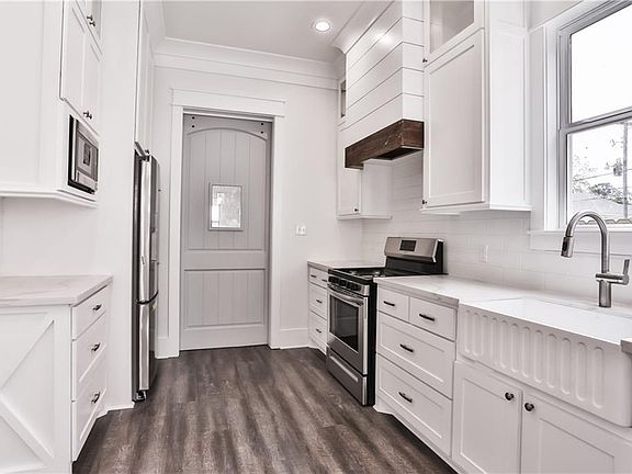 5th image of 1133 Common St