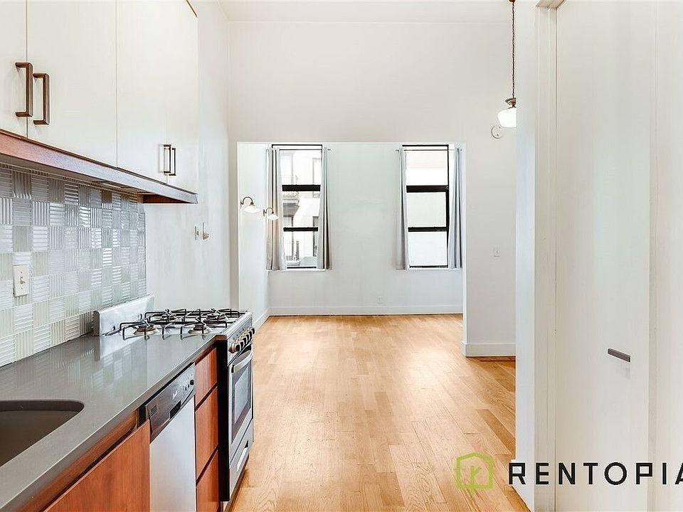2nd image of 949 Willoughby Ave #325