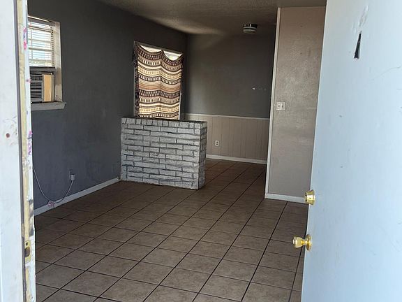 2nd image of 4011 NE 11th Ave